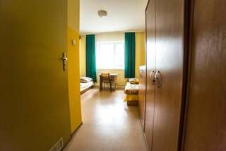Хостелы Ondraszka Катовице Двухместный номер с 2 отдельными кроватями и собственной ванной комнатой-14